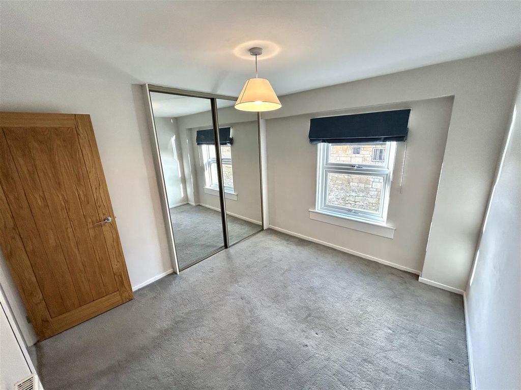 Property photo 1 of 9 Bedroom 1