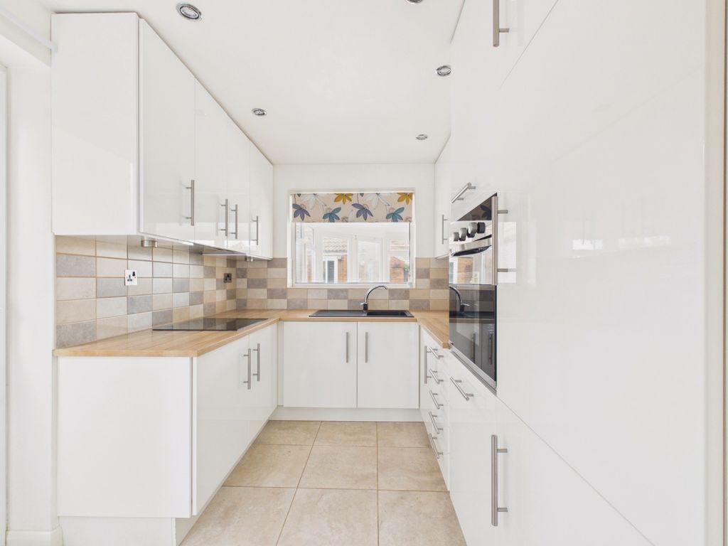 Property photo 2 of 17 4473346