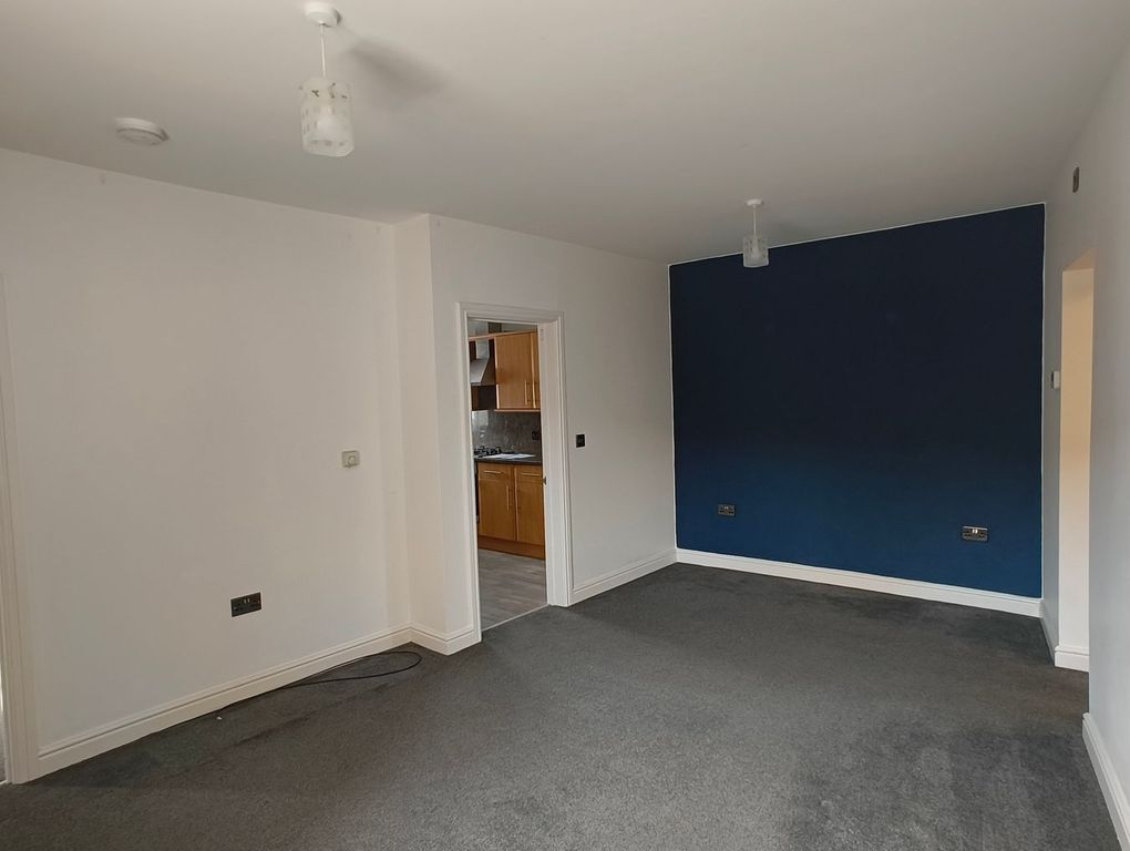 Property photo 3 of 7 Lounge