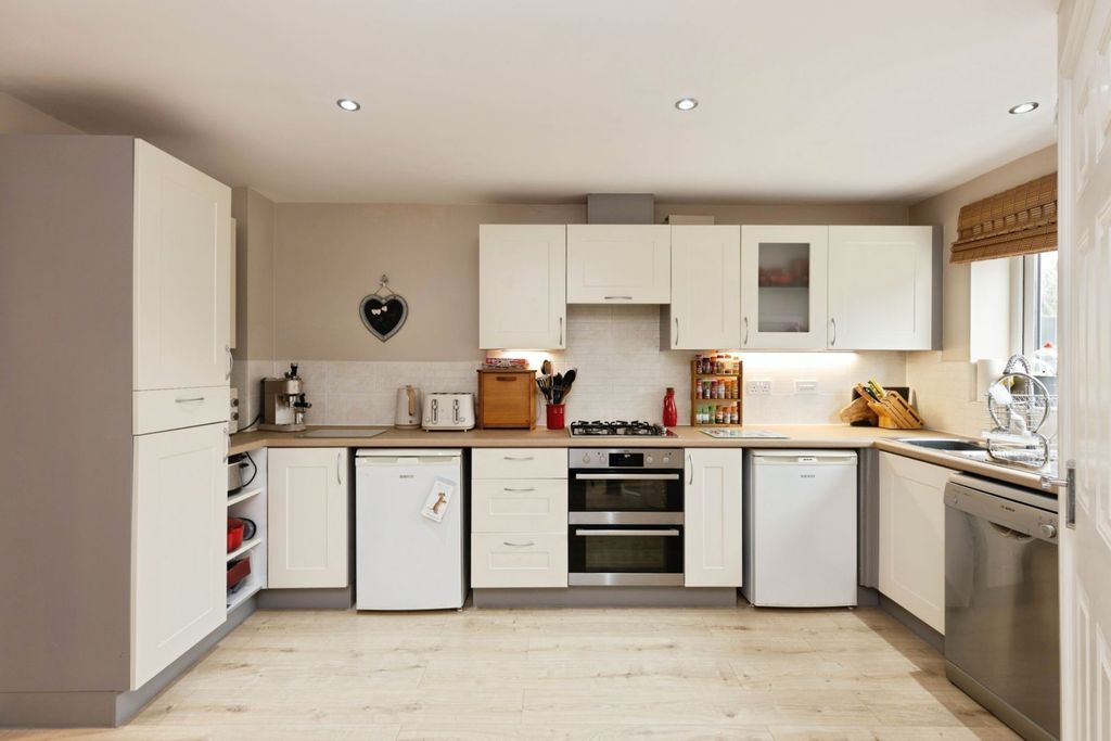 Property photo 2 of 17