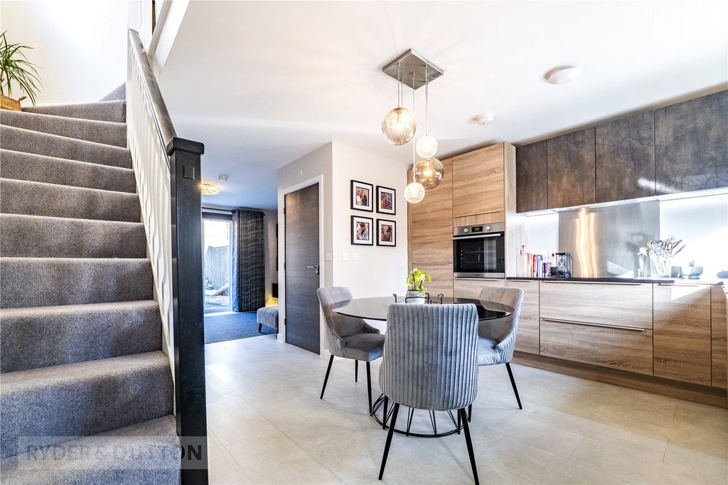 Property photo 3 of 17 Kitchen Diner