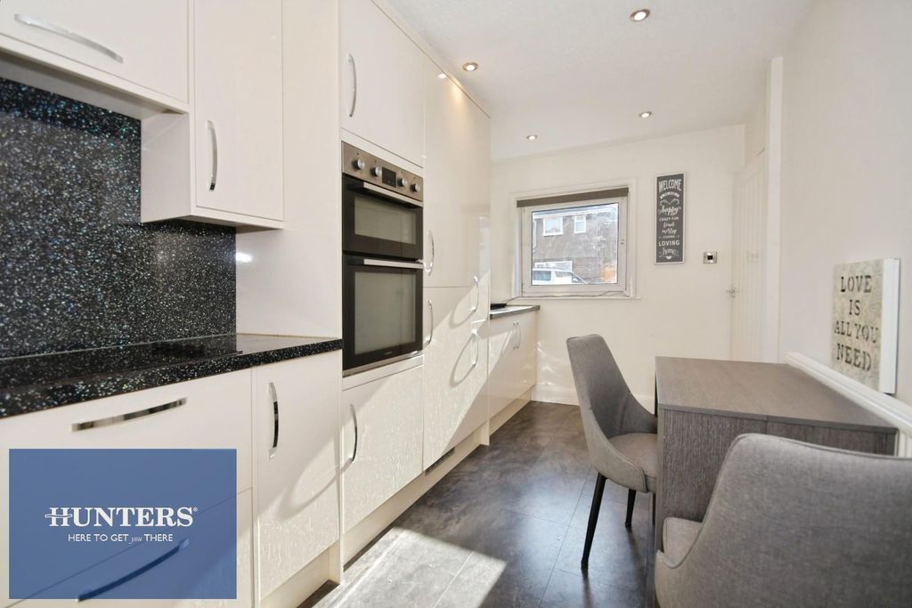 Property photo 2 of 16 Kitchen 2.Jpg