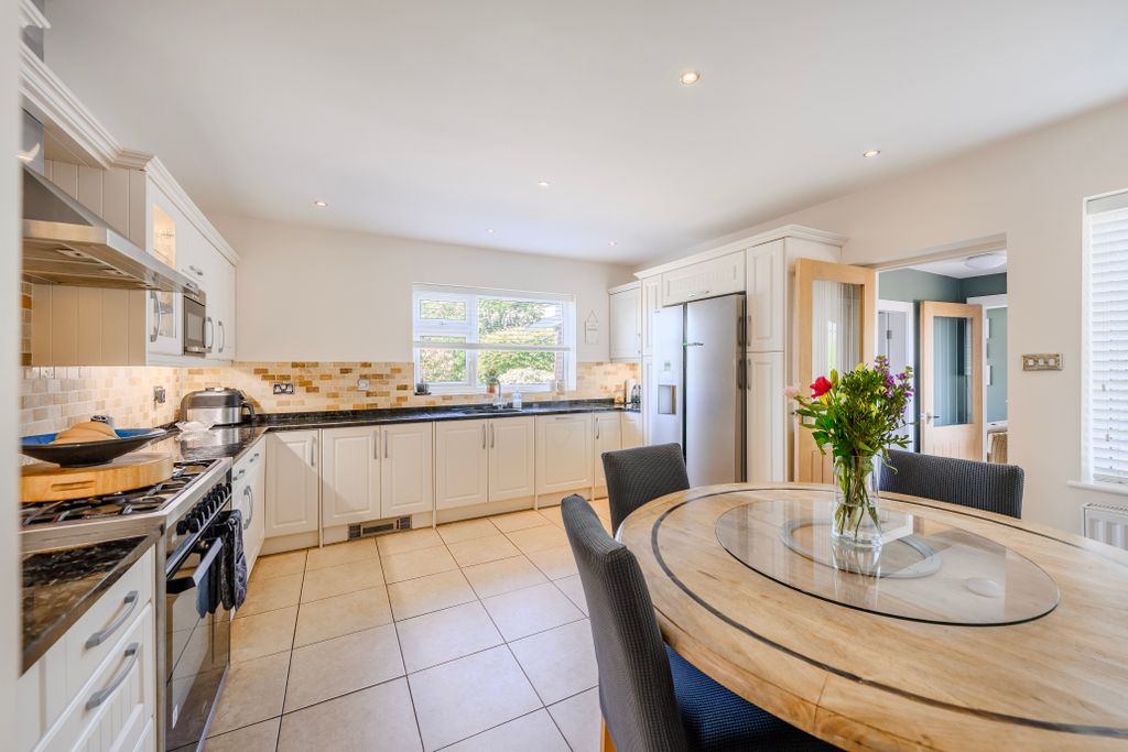 Property photo 3 of 29