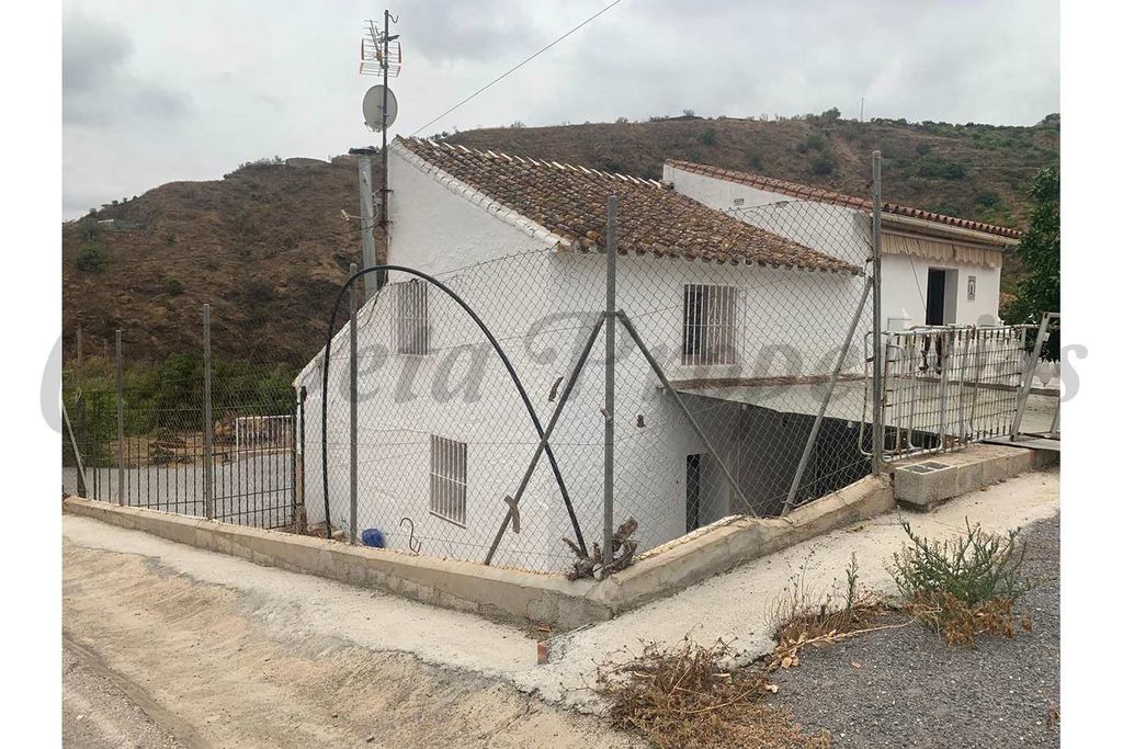 Property photo 3 of 17