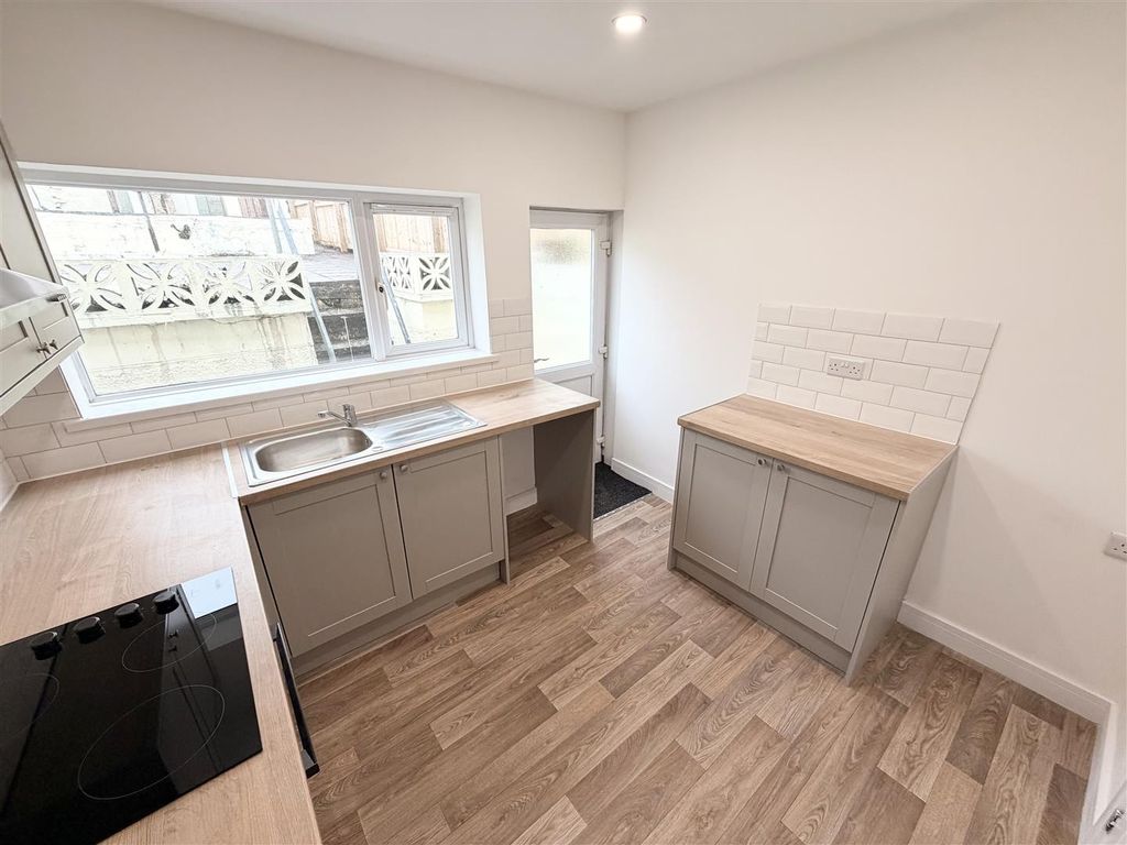 Property photo 3 of 13 Tempimagegor6Tx.Jpg