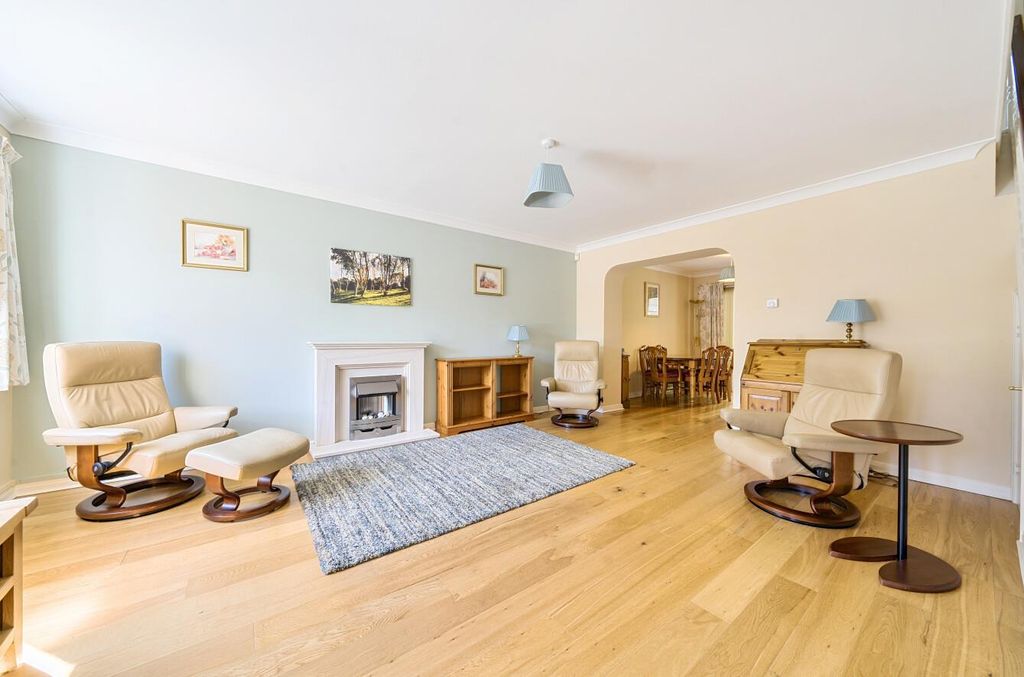 Property photo 2 of 17 Fairbairn Walk 27 (12).Jpg