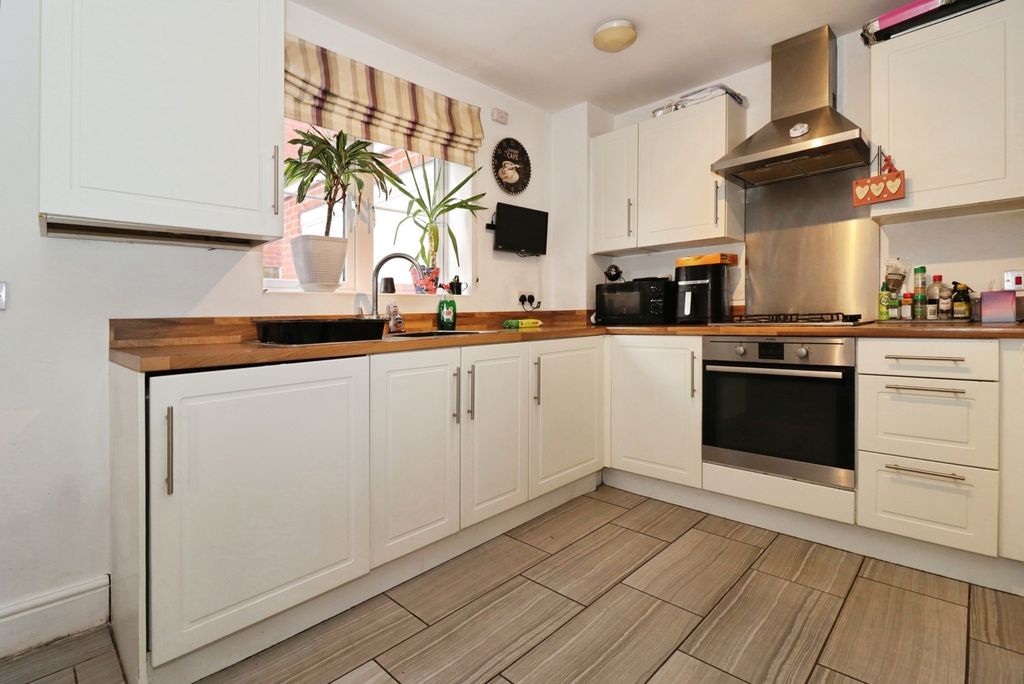 Property photo 2 of 16 Photo