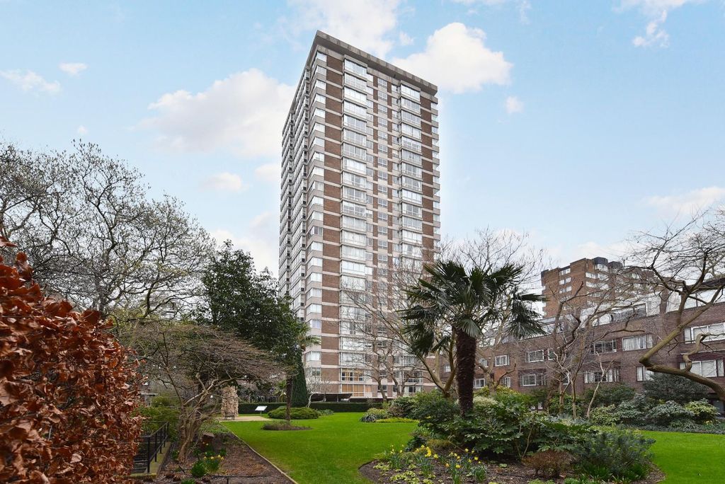 Property photo 1 of 11 Flat 151, Quadrangle Tower, (11).Jpg