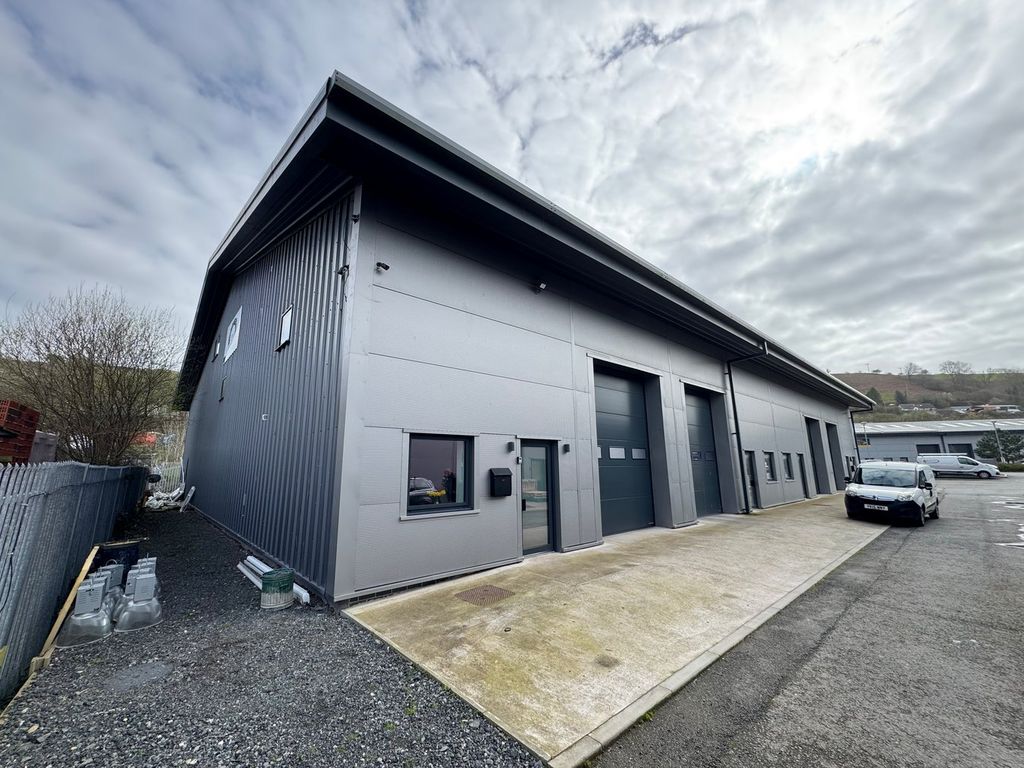 Property photo 2 of 22