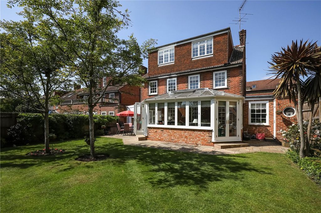 Property photo 2 of 27 Picture No. 21