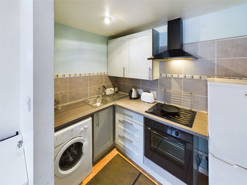 Property photo 3 of 6 Picture No. 10