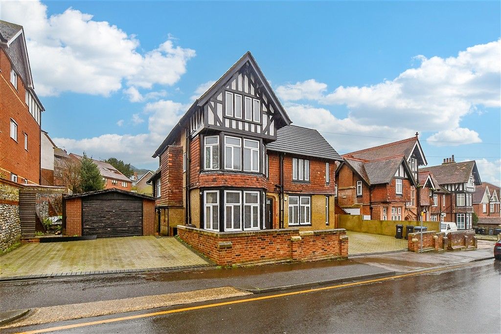 Property photo 1 of 15 External Front Web...