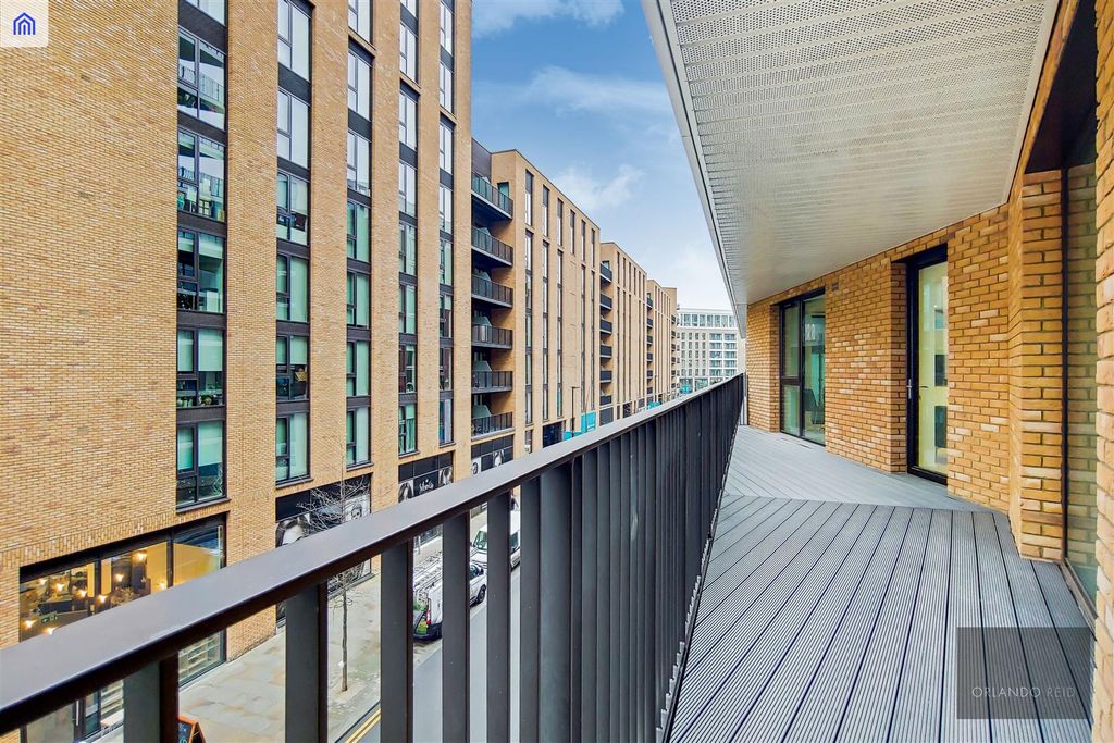 Property photo 2 of 12