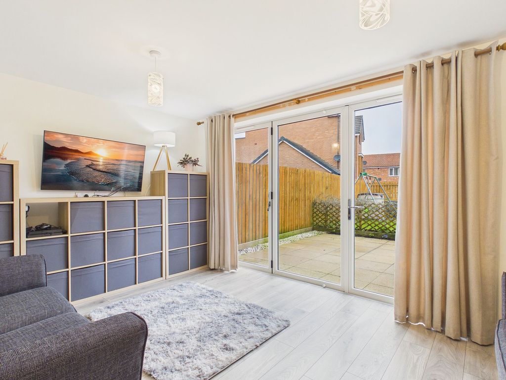 Property photo 2 of 15 Lounge