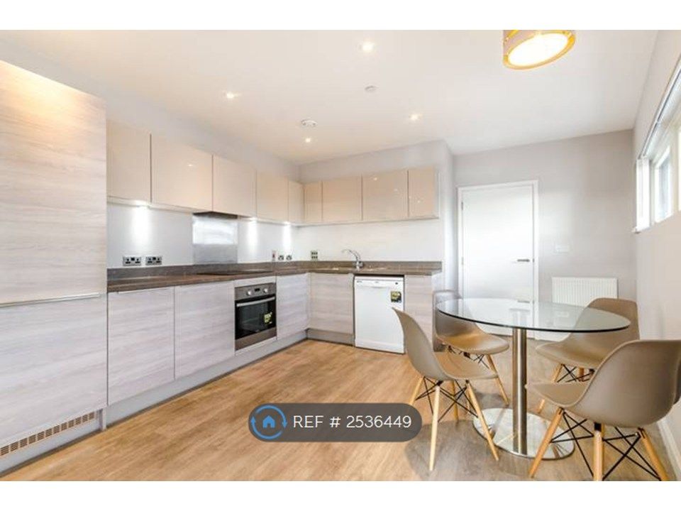 Property photo 3 of 13 Beautiful Lounge &amp; Kitchen