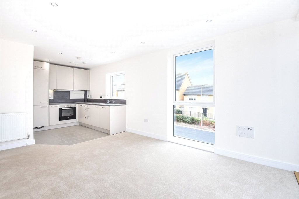 Property photo 3 of 6 Living Room