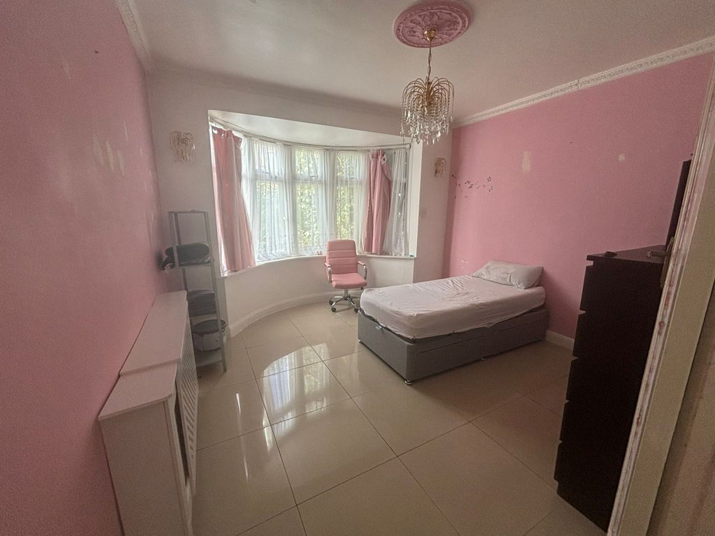 Property photo 1 of 1 Double Room In Shared Family House- Â£850