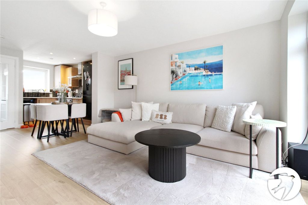 Property photo 2 of 9 Open Plan
