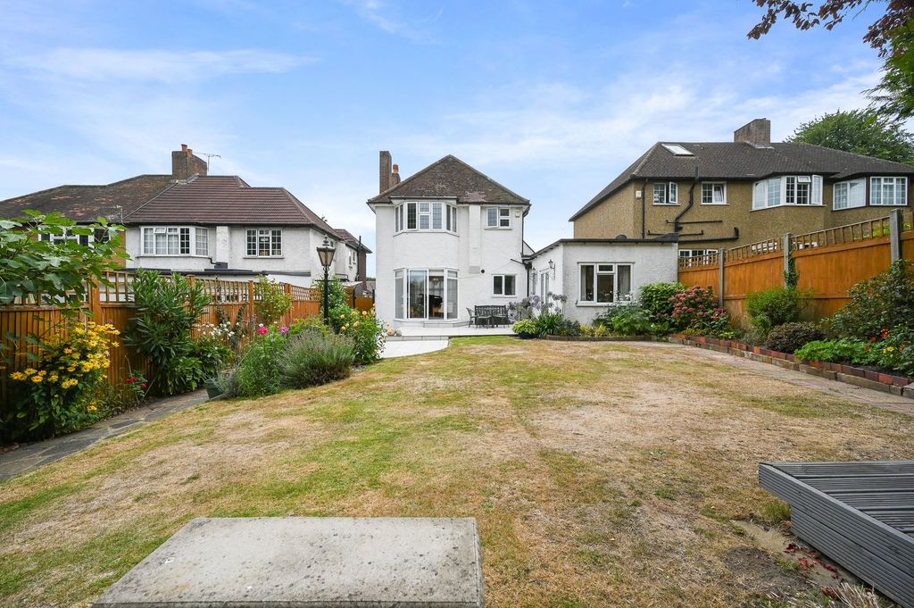 Property photo 3 of 11