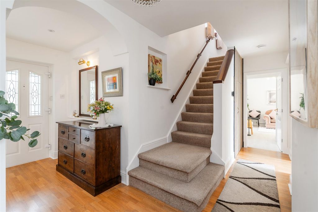 Property photo 3 of 24 108 Silhill Hall Road_78.Jpg