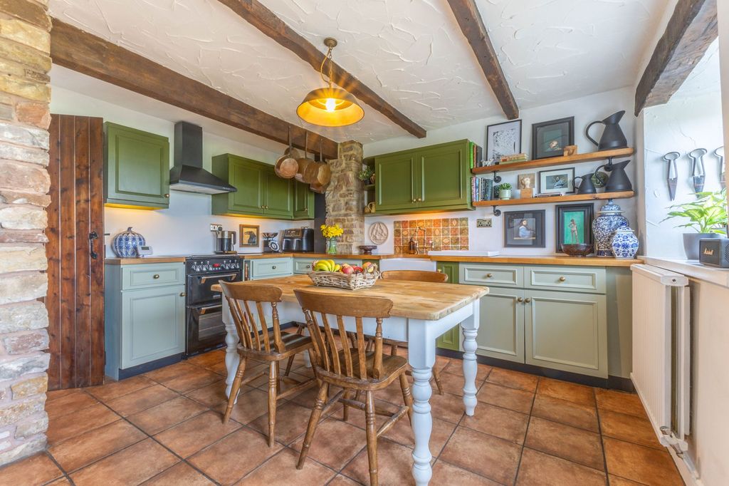 Property photo 3 of 23