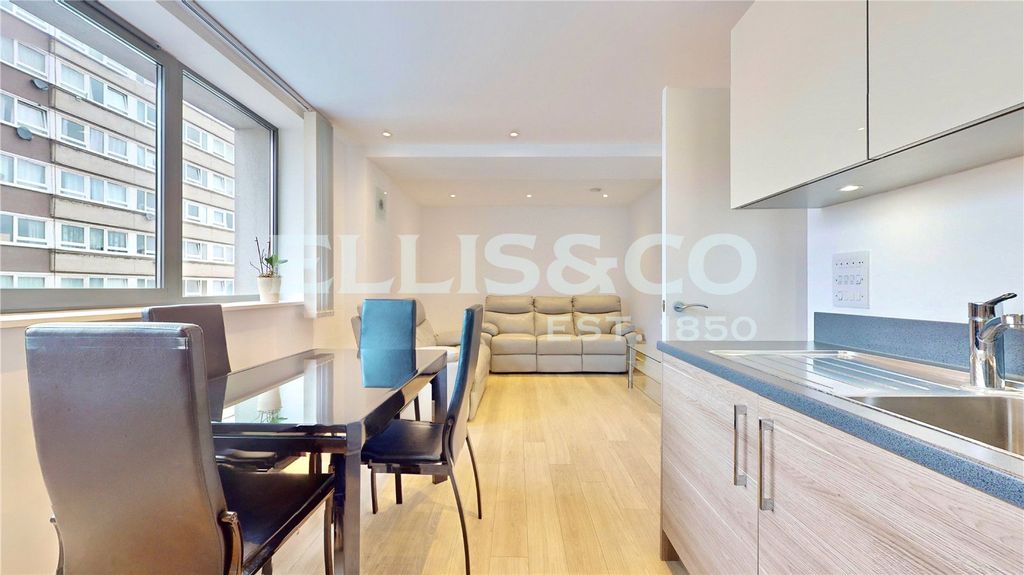 Property photo 2 of 26 Picture No. 09