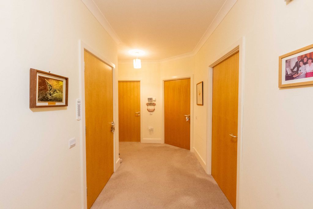 Property photo 3 of 18 Images Above-10-6
