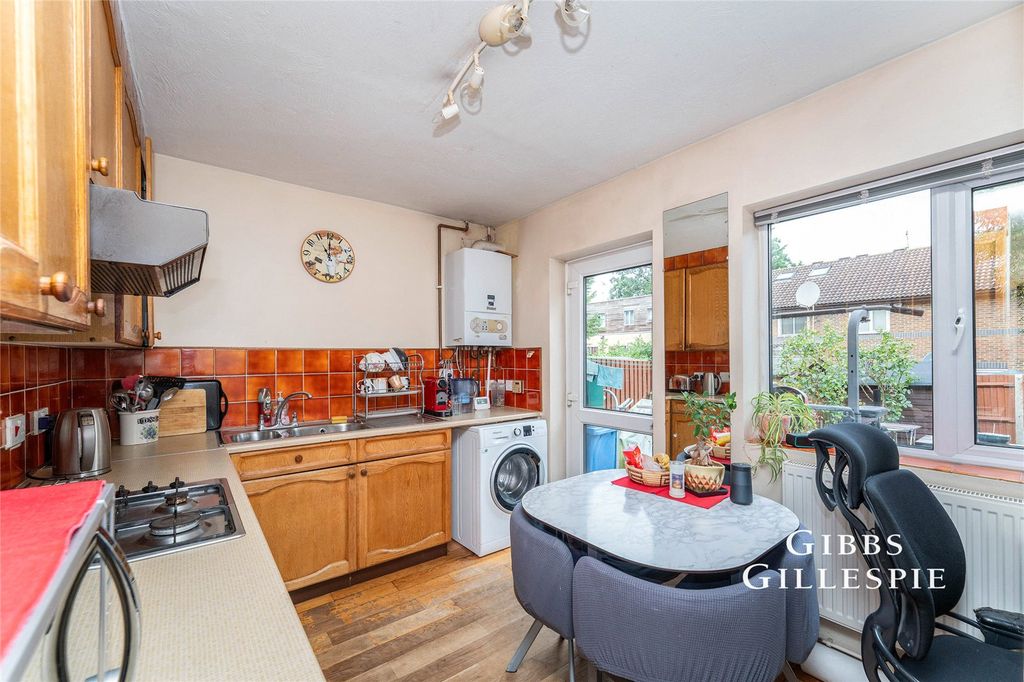 Property photo 2 of 10 Picture No. 11