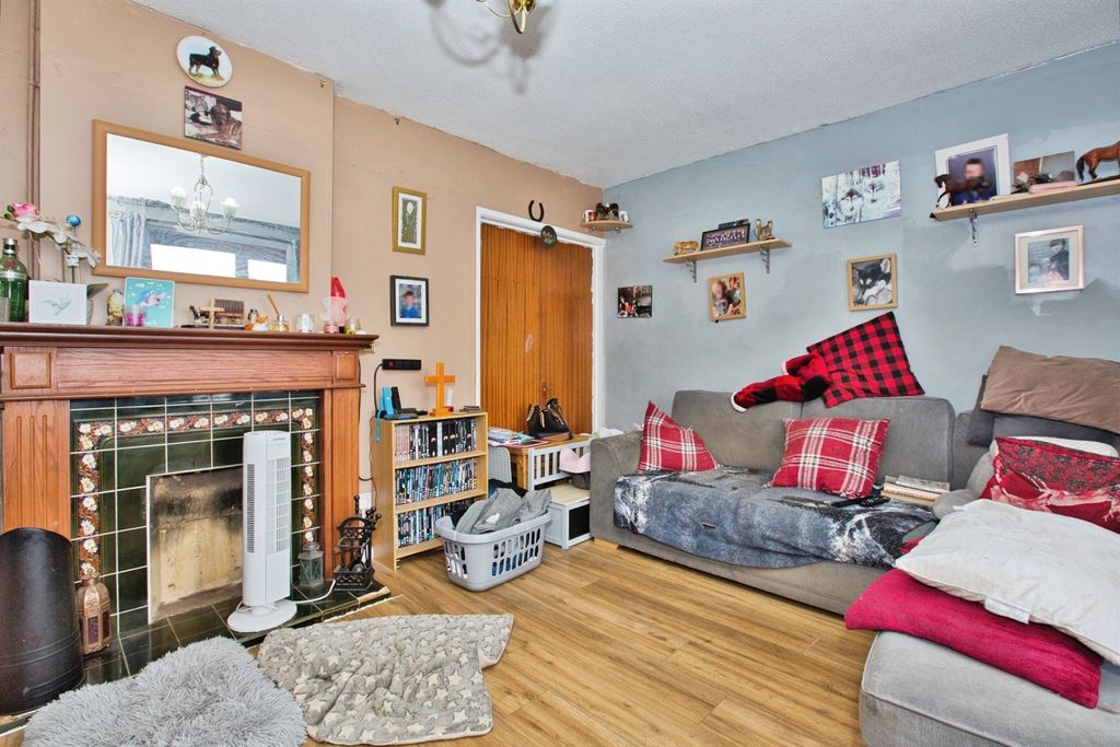 Property photo 3 of 14