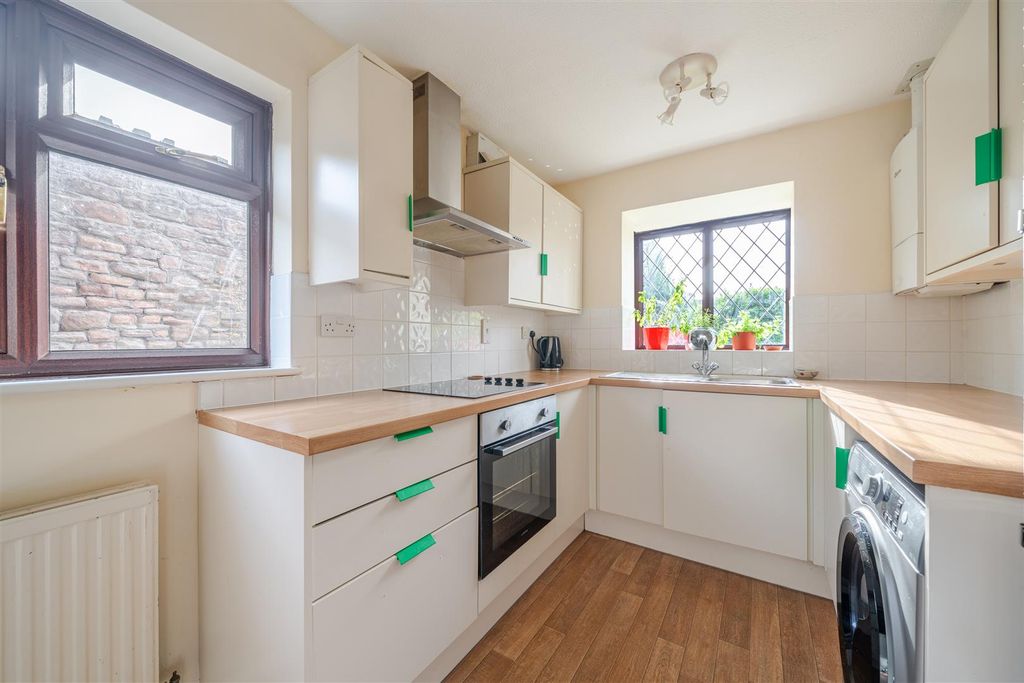 Property photo 3 of 13 Kitchen