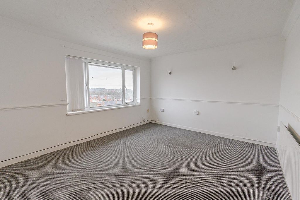 Property photo 2 of 12 Lounge