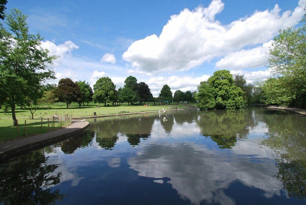 Property photo 3 of 13 Lowndes Park