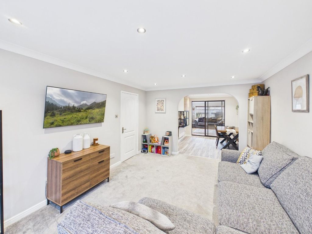 Property photo 3 of 23 Cam04899G0-Pr0278-Still003.Jpg