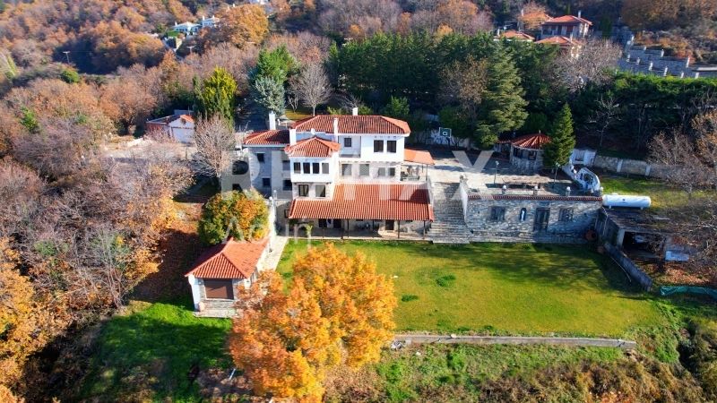 Property photo 1 of 50