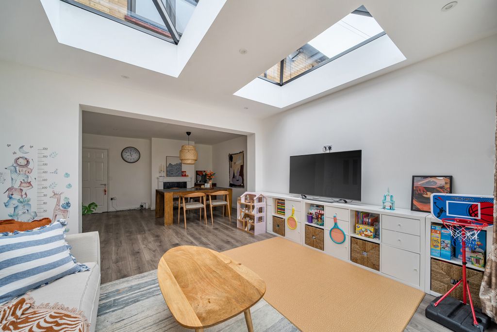 Property photo 3 of 26 1416842-2-69Ab05B...