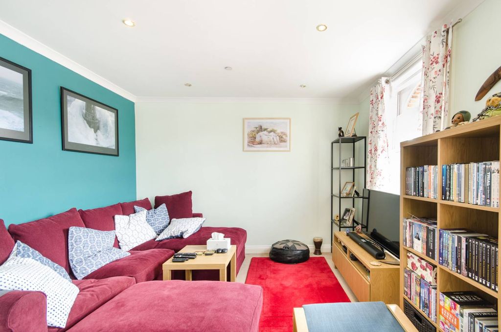 Property photo 1 of 5