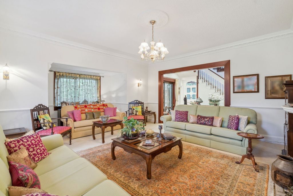 Additional image 5 of 7 bed detached house for saleThe Avenue, Hatch End, Pinner HA5