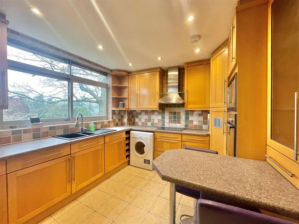 Property photo 2 of 10 Kitchen.Jpg