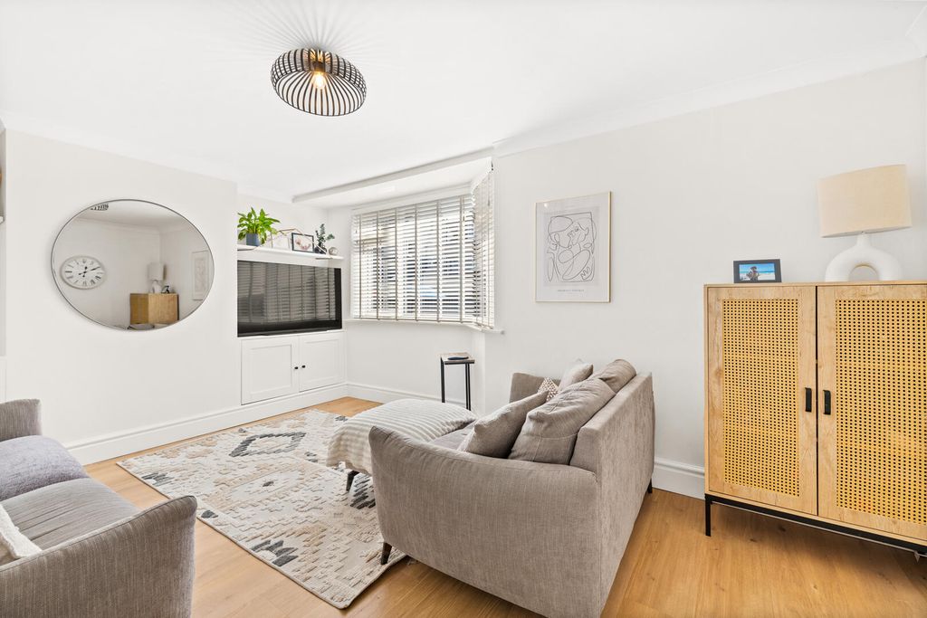 Property photo 1 of 16 Living Room