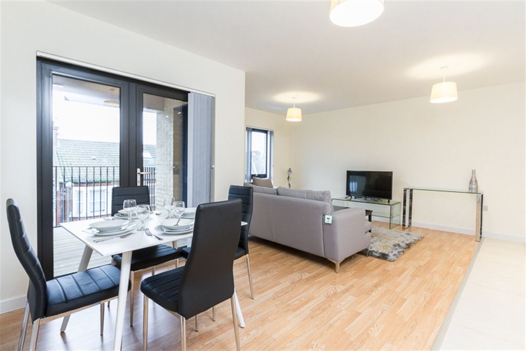 Property photo 2 of 8 Open Plan