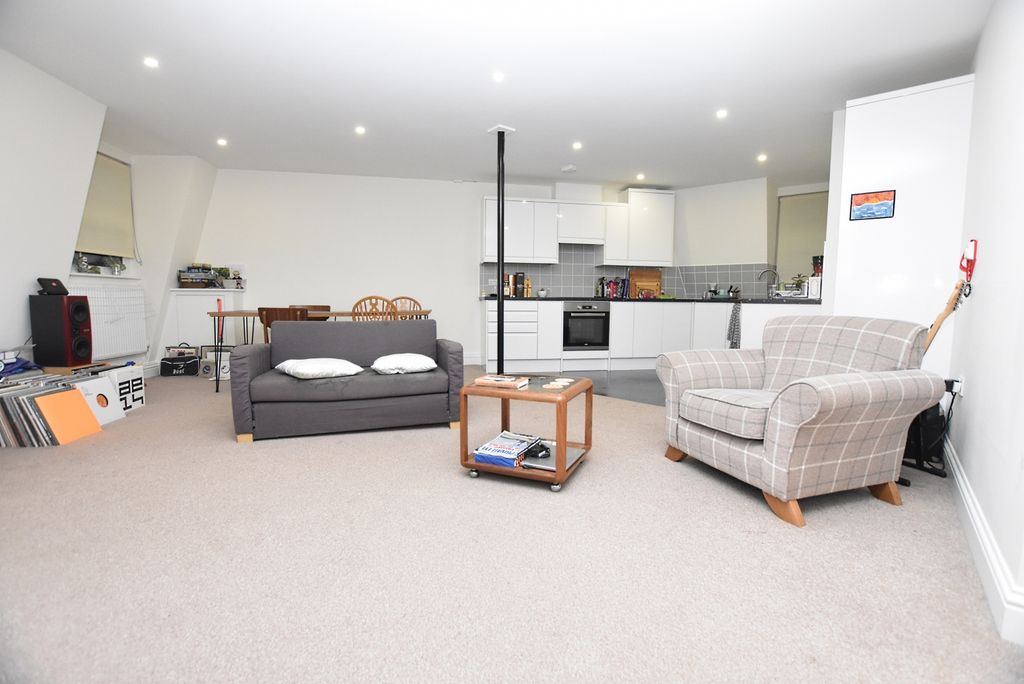 Property photo 1 of 10 Reception