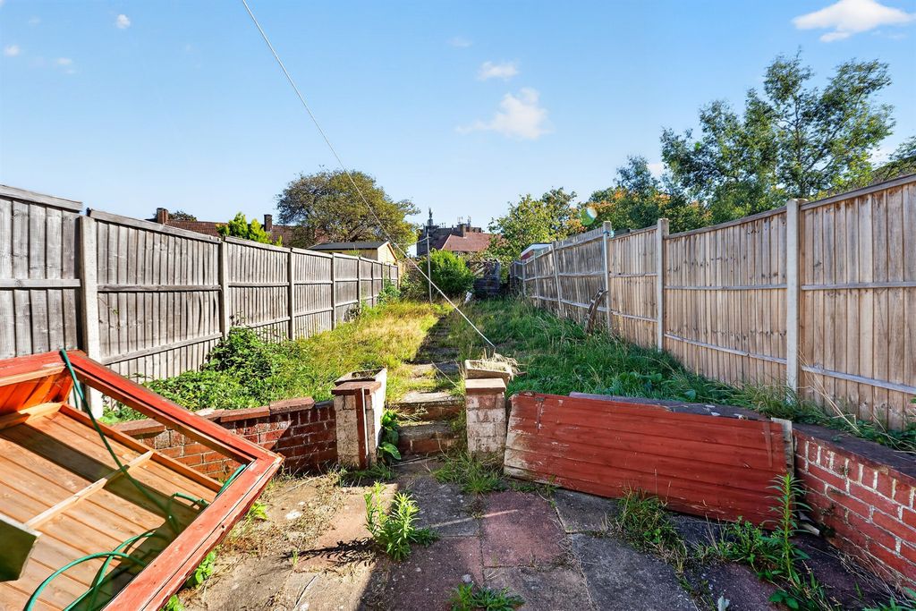 Property photo 2 of 20