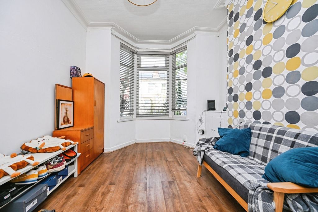 Property photo 2 of 16 Pbox-Img.Jpg