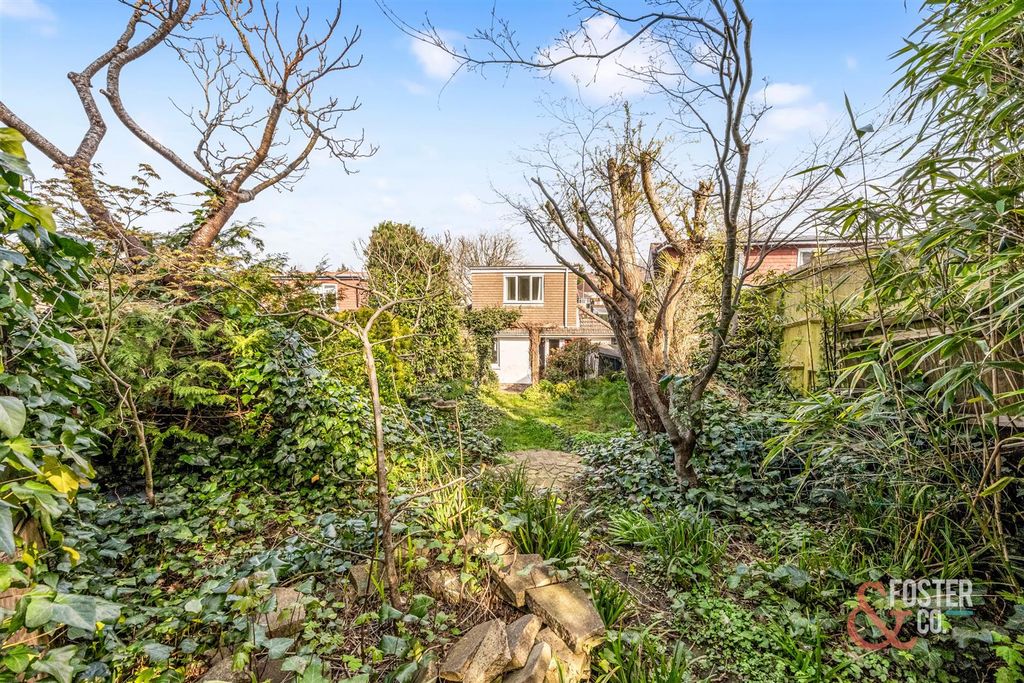 Property photo 2 of 19 Dale View, 16-006.Jpg