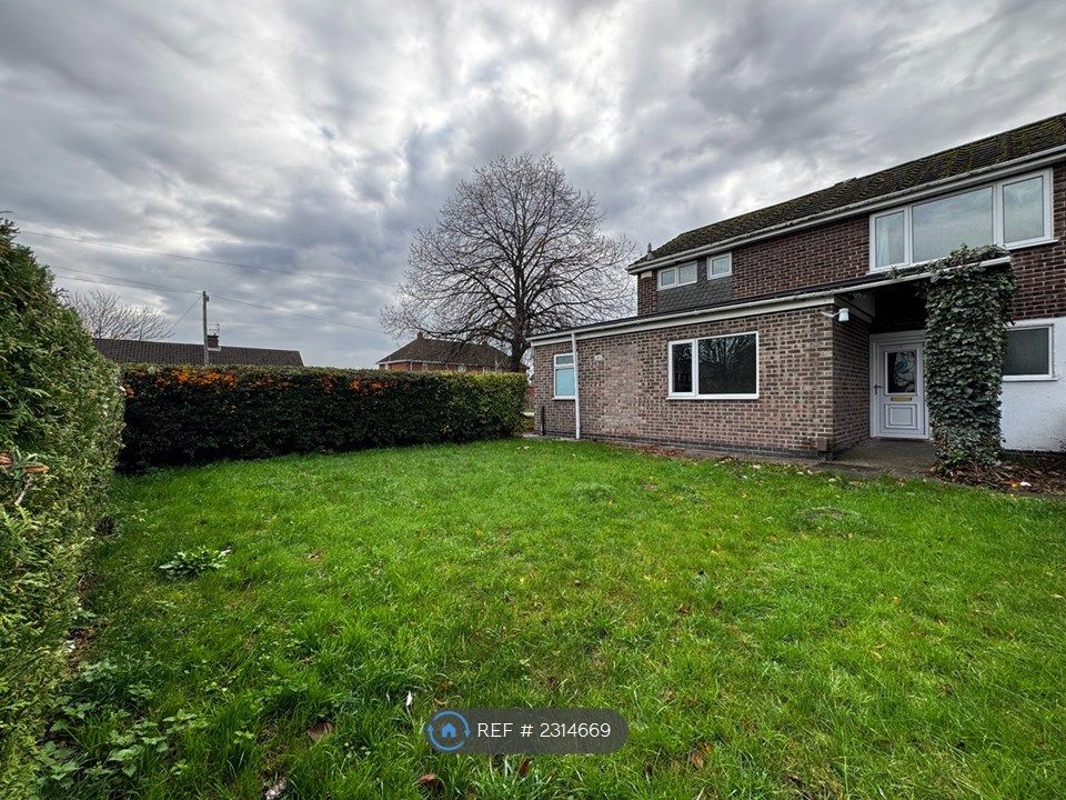 Property photo 1 of 31 Front Garden