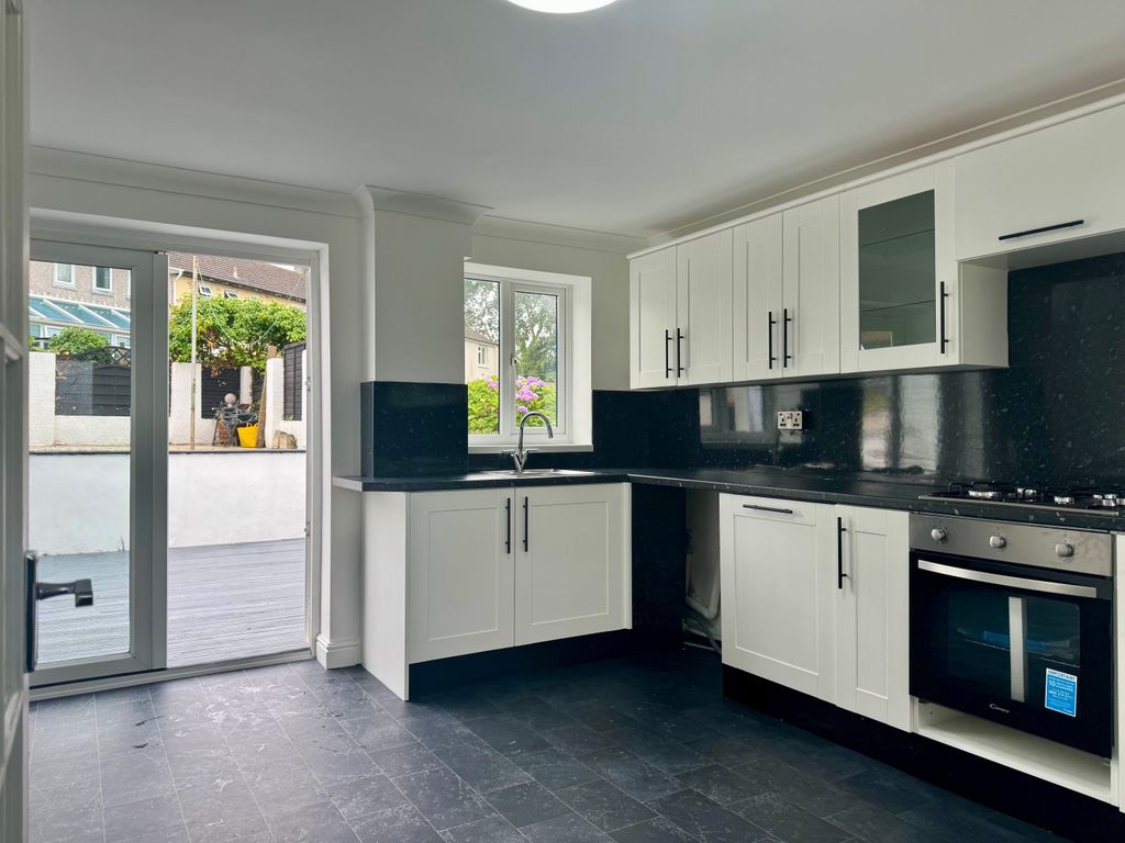 Property photo 3 of 19 Kitchen/Breakfast Room