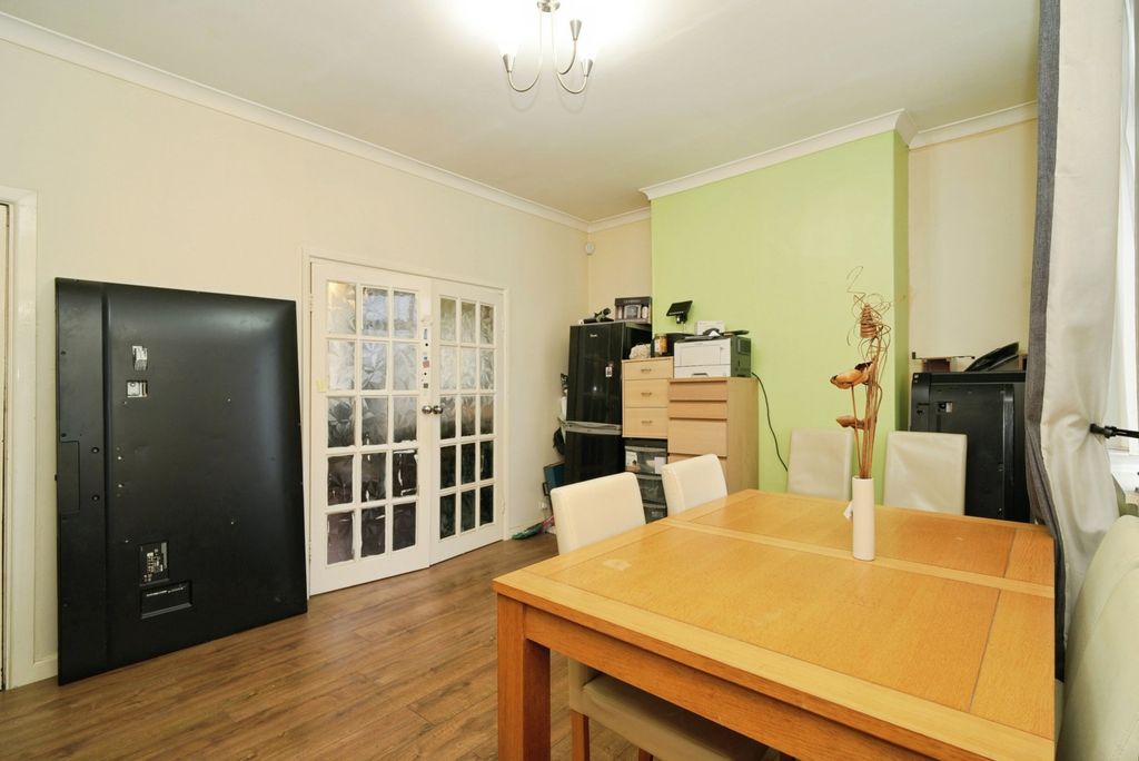 Property photo 2 of 17 Dining Room