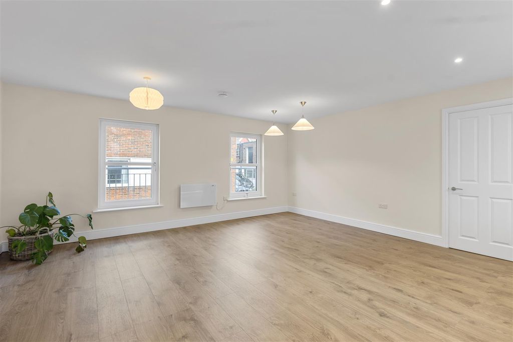 Property photo 2 of 47 Img_3338.Jpg