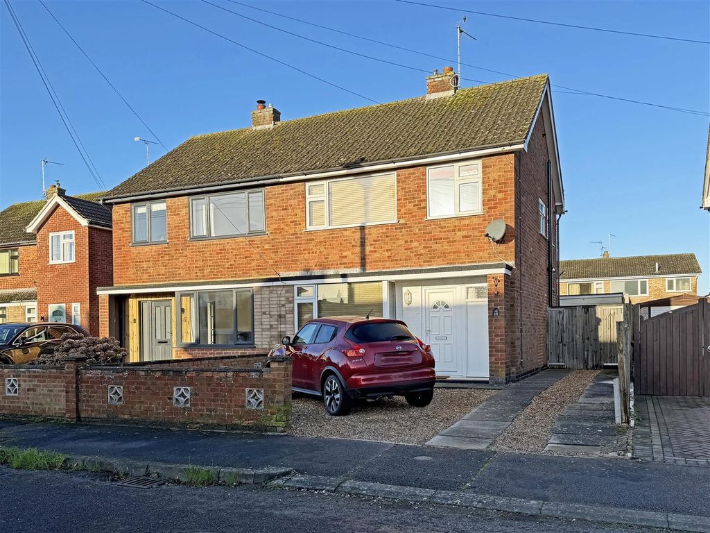 Property photo 1 of 10 Cromarty Road, Stamford