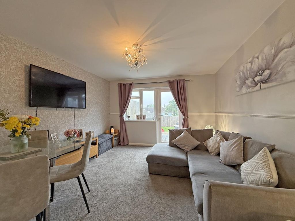 Property photo 2 of 14 Kirkstall Close 28 - Living Room Four.Jpg